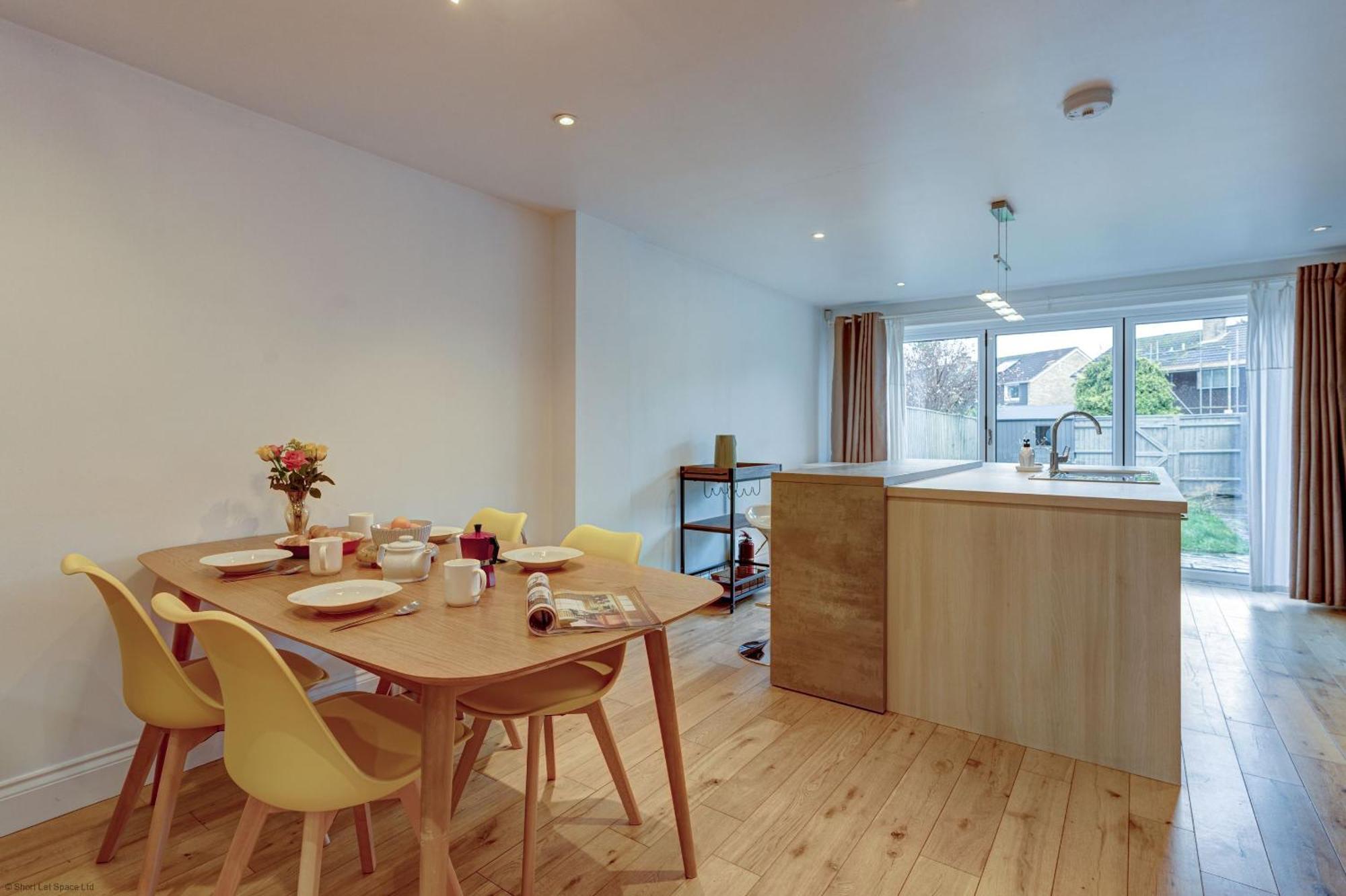 Lillies House